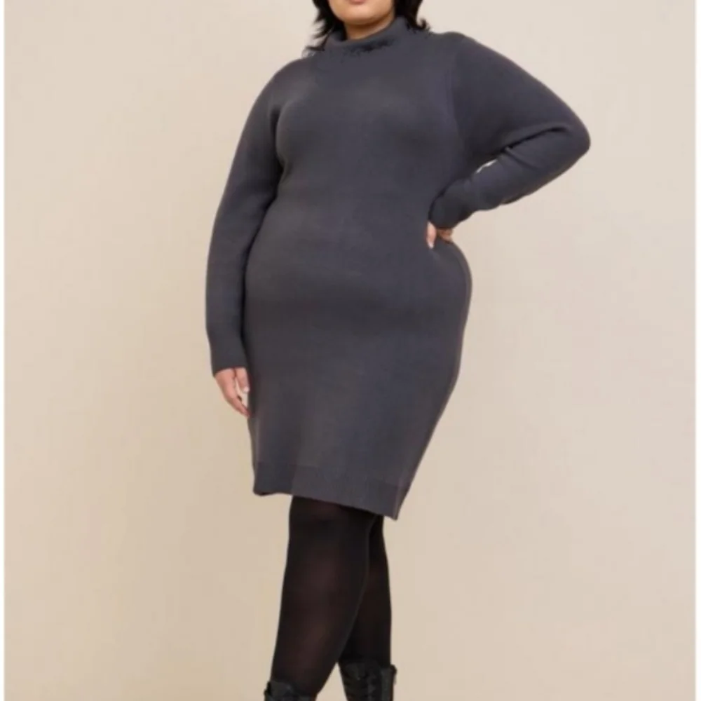 NWT UNIVERSAL THREAD SWEATER DRESS IN CHARCOAL